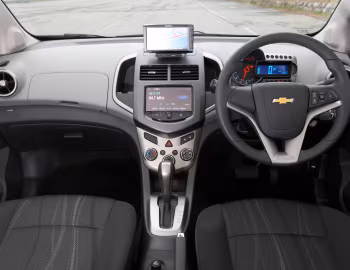Panel frontal Chevrolet Sonic 5-door [Japan] '11.2011–16