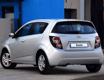 Chevrolet Sonic 5-door [South Africa] '2011–16