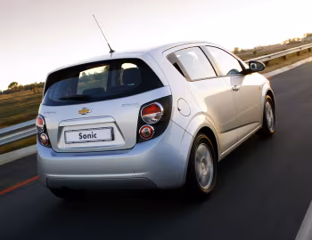 Chevrolet Sonic 5-door [South Africa] '2011–16
