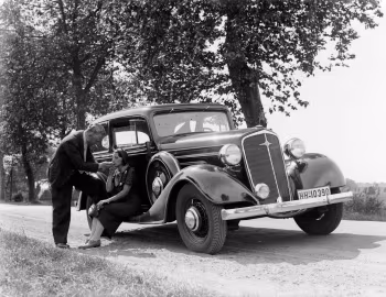 1934 Chevrolet Standard Coach (DC)