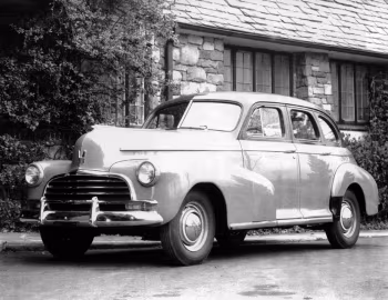1946 Chevrolet Stylemaster 4-door Sport Sedan (46DJ-1503) '10.1945–46