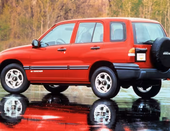 1999–2004 Chevrolet Tracker [North America] '1998–2004