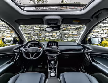 Panel frontal Chevrolet Tracker 325T Redline [China] '2019–26