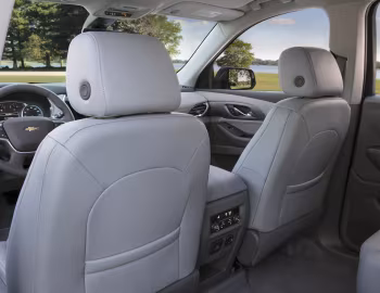 Интерьер 2018–21 Chevrolet Traverse Premier [North America] '2017–21