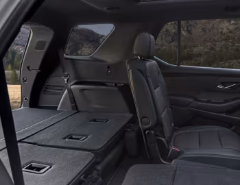 Interior 2022–23 Chevrolet Traverse High Country [North America] '2021–23