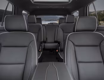 Interior 2022–23 Chevrolet Traverse Premier [North America] '2021–23