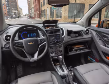 Интерьер 2015–16 Chevrolet Trax [North America] '2014–16