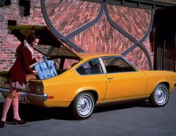 1972 Chevrolet Vega Hatchback Coupe (1V 77)