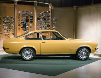 1971 Chevrolet Vega Hatchback Coupe (141 77)