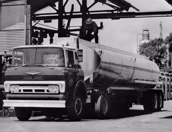 Chevrolet W70 Tractor '1962–????