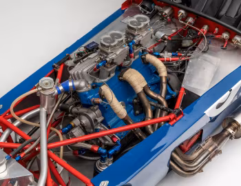 Sous la capuche Chevron B2 '1966