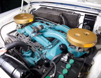 Bajo el capó 1962 Chrysler 300H Hardtop Coupe (842)