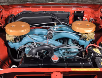 Bajo el capó 1963 Chrysler 300 Sport Series Convertible (825)