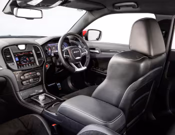 Interior Chrysler 300 SRT [Australia] (LX2) '2015–21