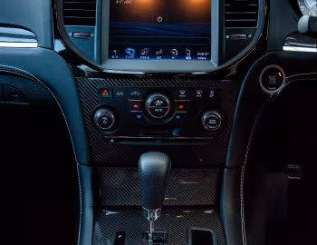 Interior Chrysler 300 SRT8 [Japan] (LX2) '03.2013–10.2015