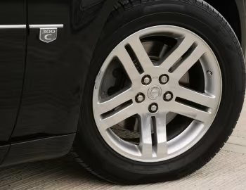 Chrysler 300C [UK-spec] (LE) '2005–07
