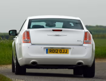 Chrysler 300C [UK-spec] '2012–15