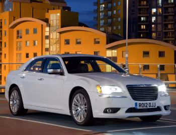 Chrysler 300C [UK-spec] '2012–15