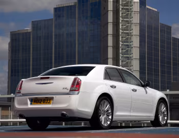 Chrysler 300C [UK-spec] '2012–15
