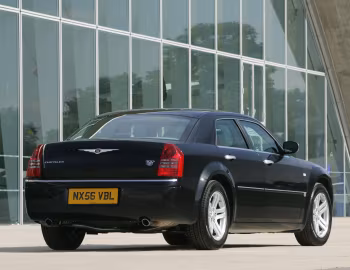 Chrysler 300C [UK-spec] (LE) '2005–07