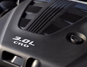 Bajo el capó Chrysler 300C [South Africa] '2012–15