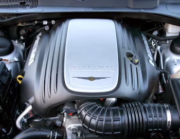 Bajo el capó Chrysler 300C [EU-spec] (LE) '2007–10