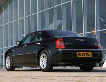 Chrysler 300C [UK-spec] (LE) '2005–07