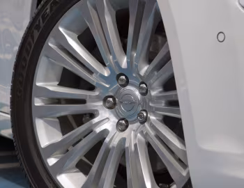 Chrysler 300C [UK-spec] '2012–15