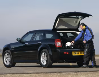 Chrysler 300C Touring [UK-spec] (LE) '2007–10