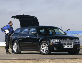 Chrysler 300C Touring [UK-spec] (LE) '2007–10