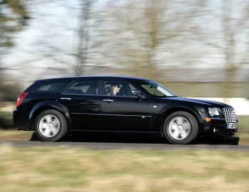 Chrysler 300C Touring [UK-spec] (LE) '2007–10
