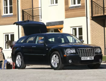 Chrysler 300C Touring [UK-spec] (LE) '2007–10