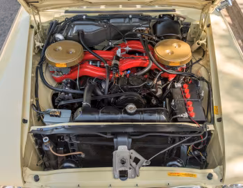 Bajo el capó 1960 Chrysler 300F Hardtop Coupe (842)
