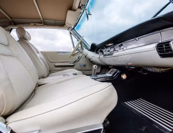 Interior 1965 Chrysler 300L Convertible (AC2-P C45)