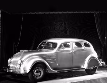 1934 Chrysler Airflow Sedan (CU)
