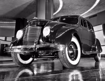 1937 Chrysler Airflow Touring Sedan (C-17)