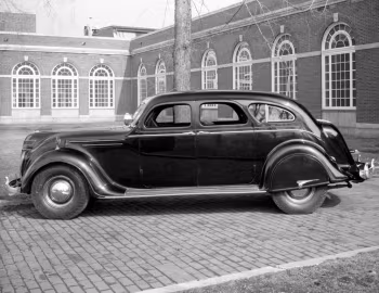 1937 Chrysler Airflow Touring Sedan (C-17)