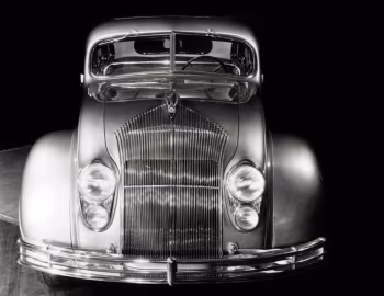 1934 Chrysler Airflow Sedan (CU)