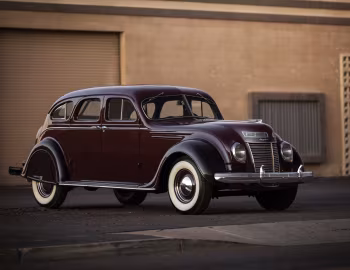 1937 Chrysler Airflow Touring Sedan (C-17)