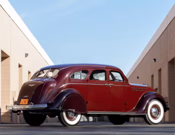 1937 Chrysler Airflow Touring Sedan (C-17)