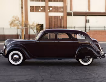 1937 Chrysler Airflow Touring Sedan (C-17)