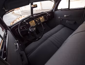 Panel frontal 1937 Chrysler Airflow Touring Sedan (C-17)