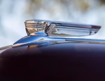 Mascota 1937 Chrysler Airflow Touring Sedan (C-17)