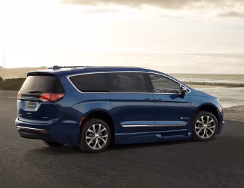2017–20 BraunAbility Chrysler Pacifica (RU) '2017–20