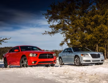 Chrysler 300 "Glacier", Dodge Charger AWD "Sport"