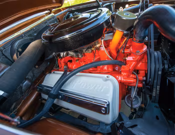 Bajo el capó 1955 Chrysler ST Special Coupé