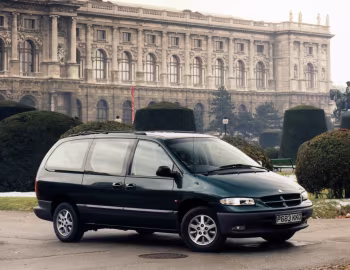 Chrysler Grand Voyager [UK-spec] (NS) '1995–2000