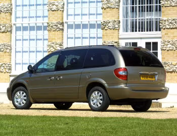 Chrysler Grand Voyager [UK-spec] (RS) '2004–07