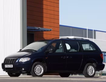 Chrysler Grand Voyager [UK-spec] (RS) '2004–07