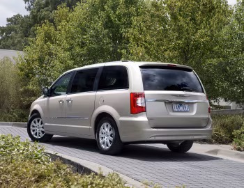Chrysler Grand Voyager [Australia] (RT) '2011–15